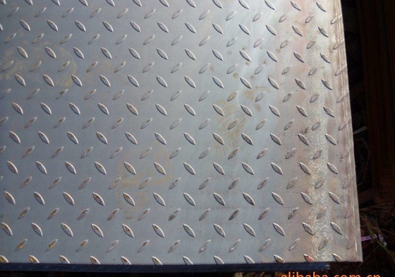 St37 ASTM A36 Checker Steel Plate 10mm Thick Black or Silver Color