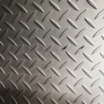 SUS304 Gray Metal Stainless Steel Plates With Diamond Pattern Garden Decoration